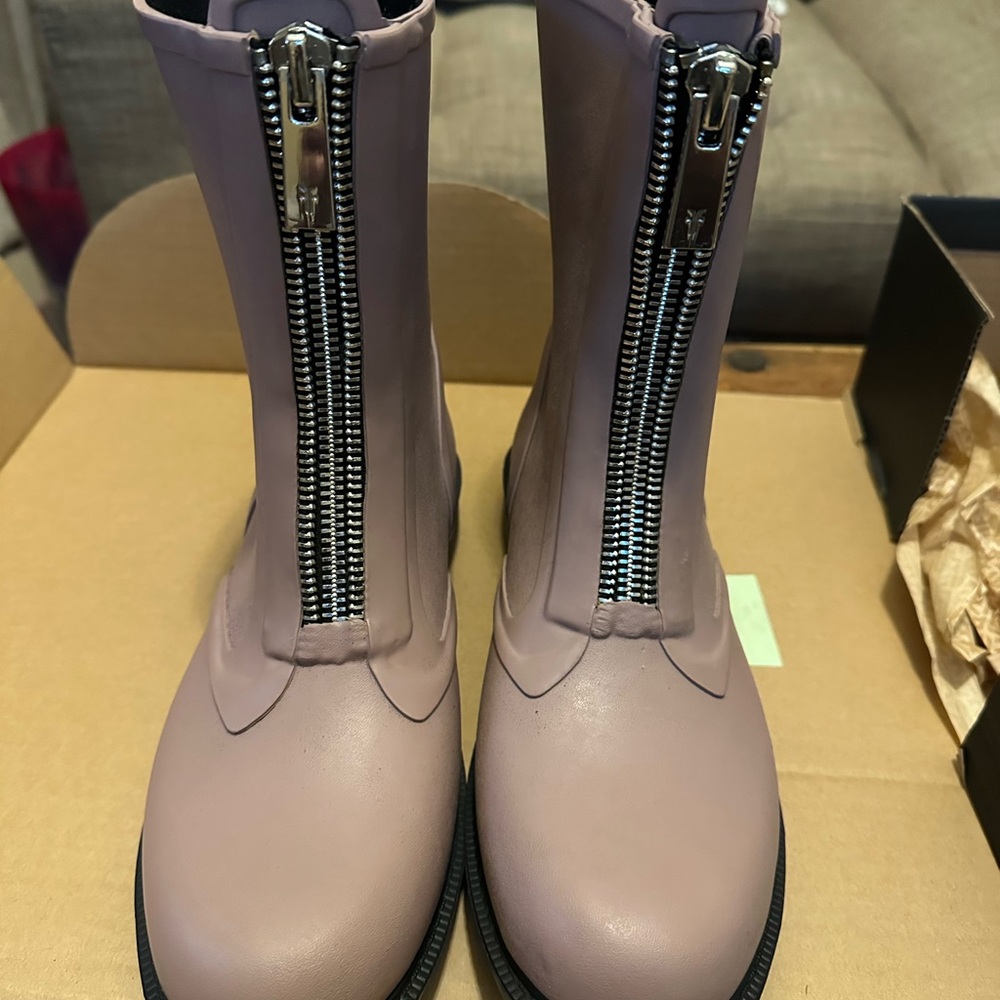 Frye Rain Boots Women’s Size 10 Storm Zip Rain Booties Goloshes